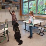 Aufgabe: Herausfinden, wie man es hinbekommt, dass Smirre sich auf zwei Beine stellt.