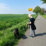 Auch die Schüler dürfen Smirre mal festhalten.